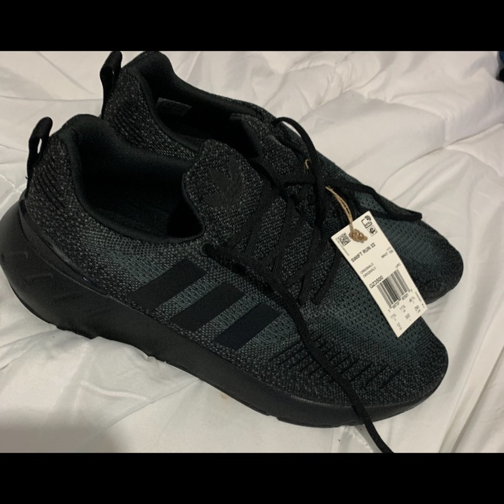 Mens Adidas Sz12 Swiftrun2022